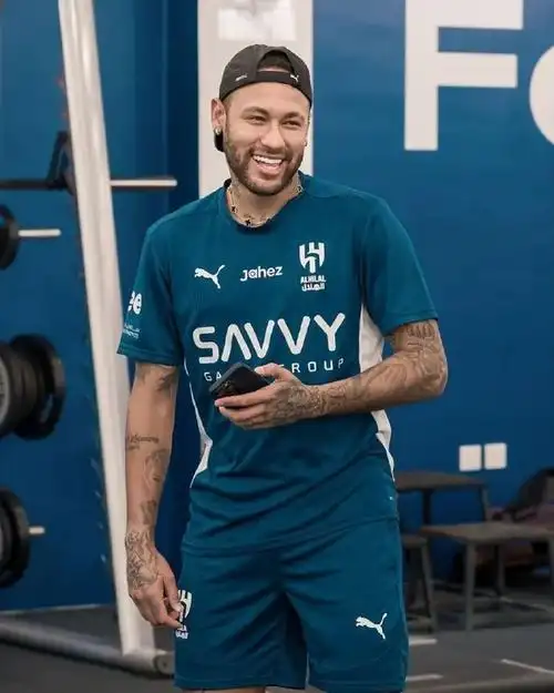 也在比赛中 也在比赛中